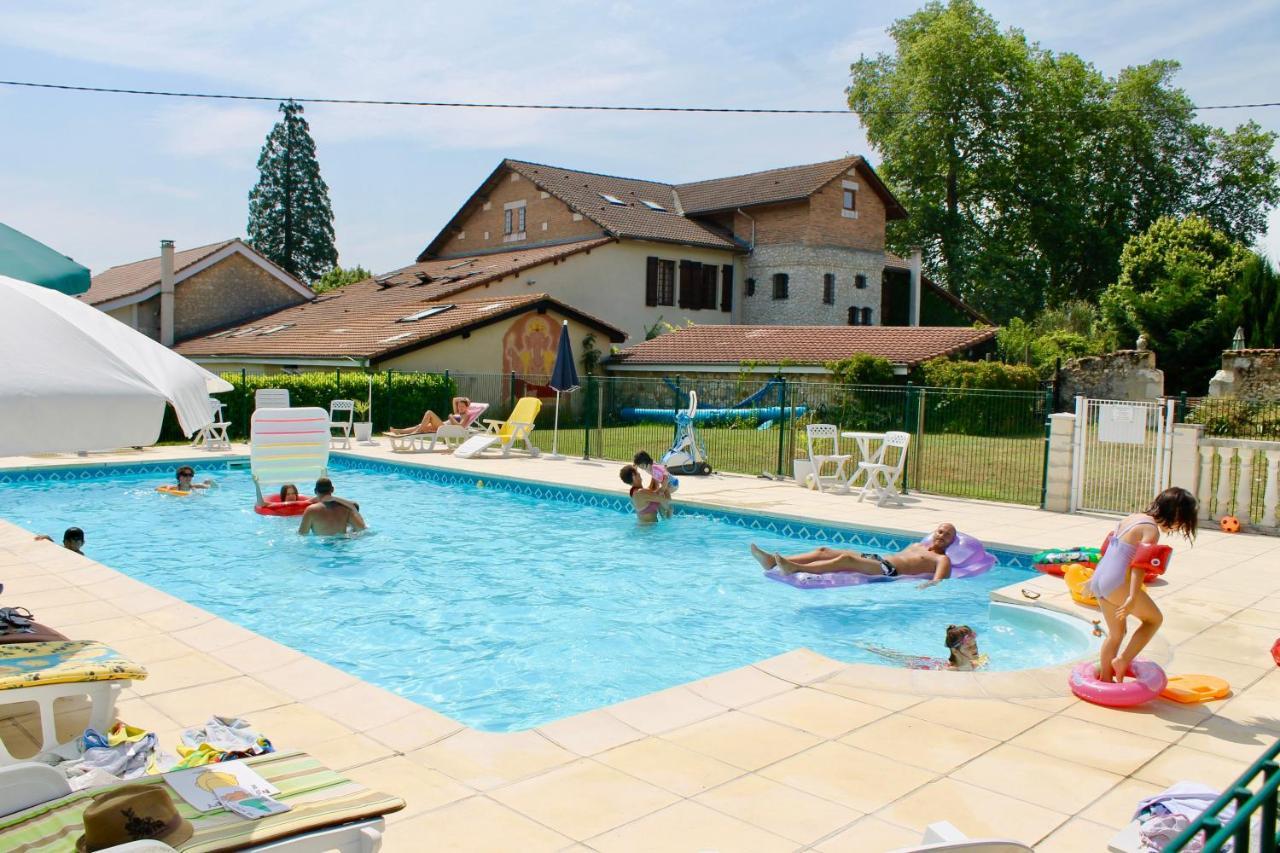 Le Logis Des Quatre Puits Bed & Breakfast Neuvicq-Montguyon Bagian luar foto