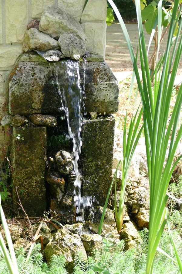 Le Logis Des Quatre Puits Bed & Breakfast Neuvicq-Montguyon Bagian luar foto