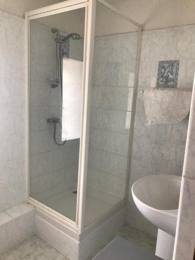 Le Logis Des Quatre Puits Bed & Breakfast Neuvicq-Montguyon Bagian luar foto