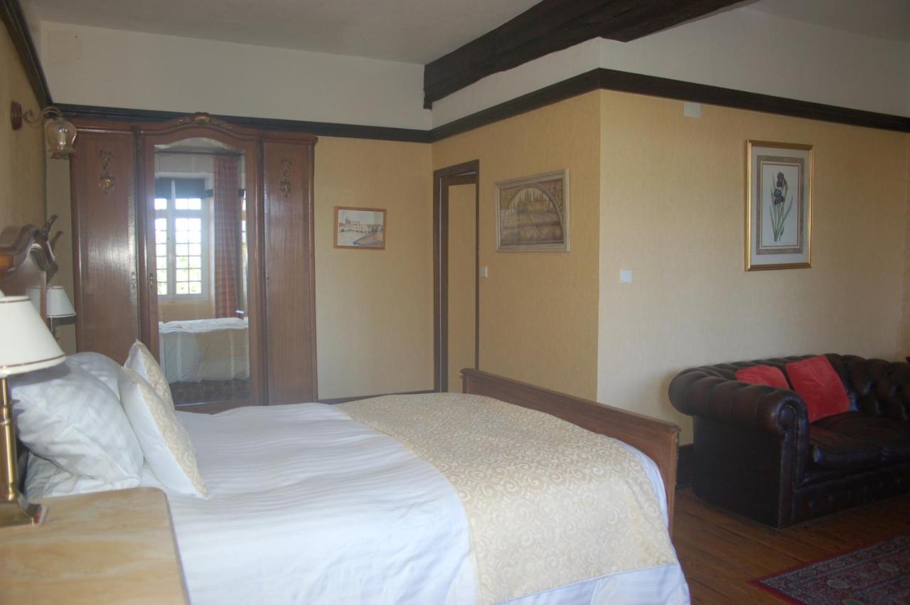 Le Logis Des Quatre Puits Bed & Breakfast Neuvicq-Montguyon Bagian luar foto
