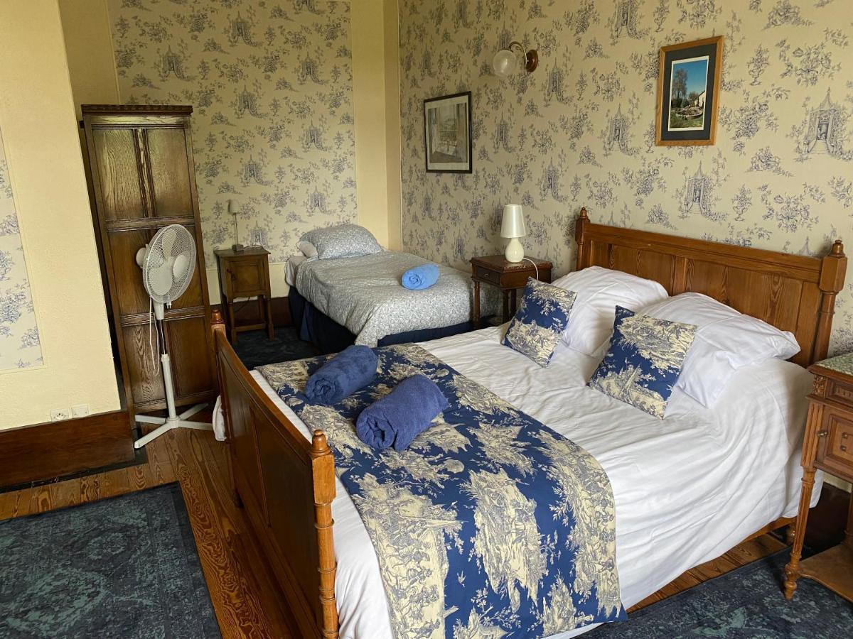 Le Logis Des Quatre Puits Bed & Breakfast Neuvicq-Montguyon Bagian luar foto